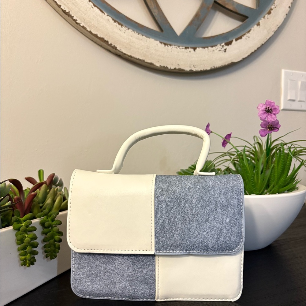 Stylish Two-Tone Handbag